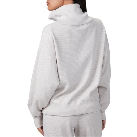 Varley Light Gray Quarter-Zip Sweatshirt - Picture 3 of 7